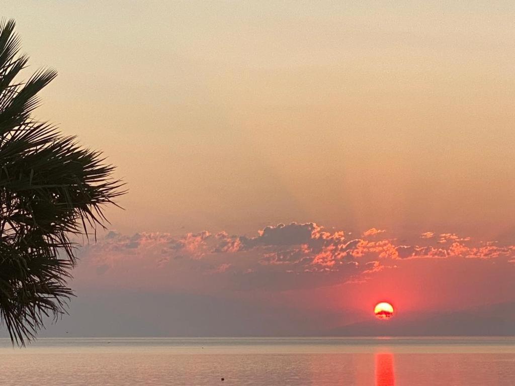 Louzoia Bay Villa Vlicha  Bagian luar foto